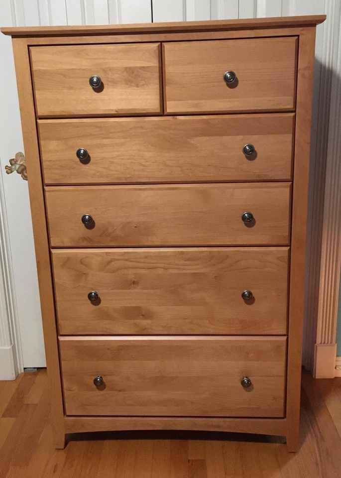 3 Pc Bernie & Phyl’s Bedroom Furniture Set Custom Order 1 Yr Old. *LOCAL PU ONLY - Image 2 of 4