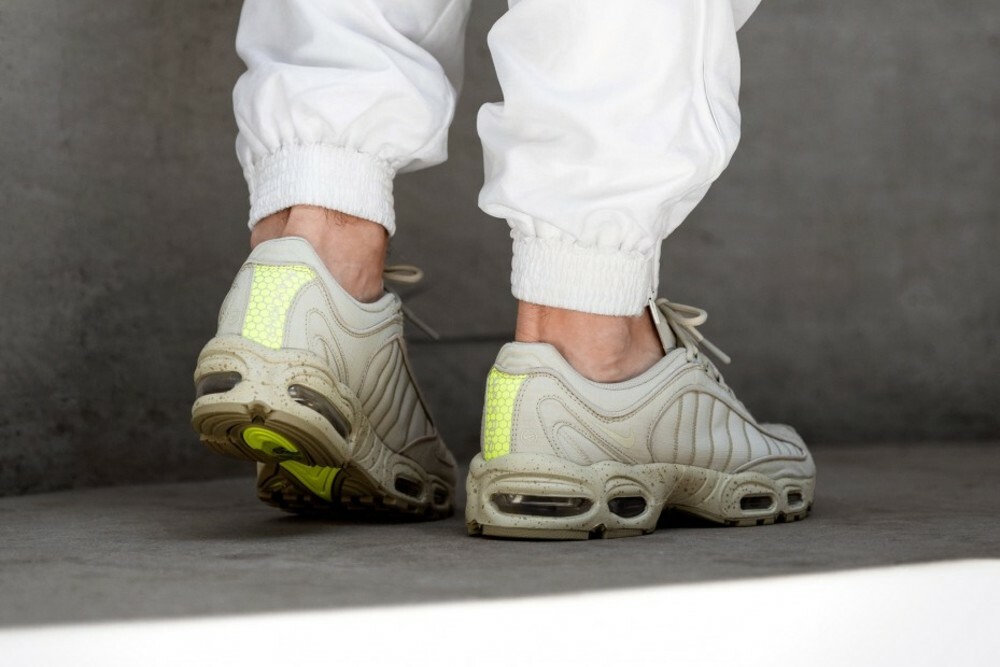 nike air max tailwind iv sp on feet