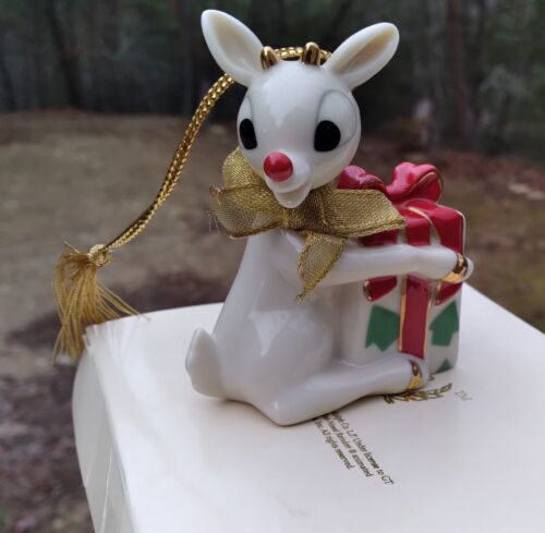 Lenox A Gift For Rudolph Ornament w/ COA and Original Box - Excellent Condition! - Picture 5 of 7