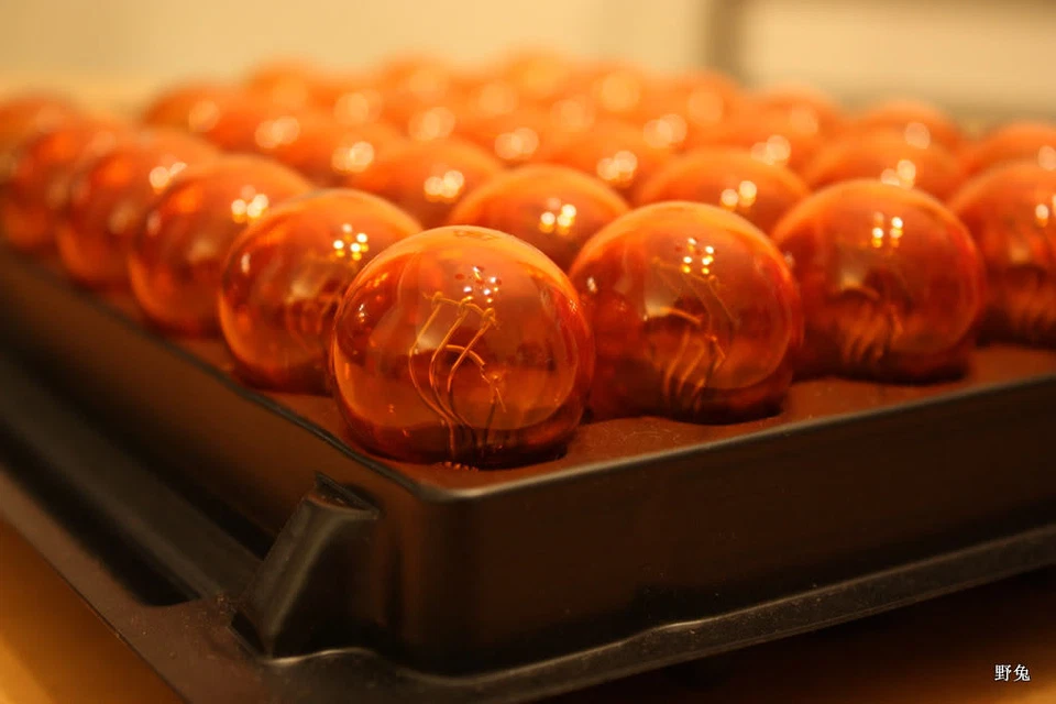 10 x NEW OEM Wagner 12V 5702KA 5702 KA Automotive Turn Signal Light Bulb Amber  - Image 3 of 3