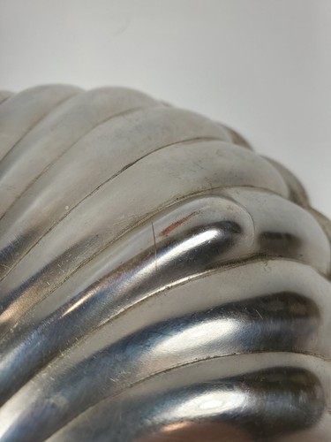 Vintage English Silver MFG Corp Shell Dish - 8 1/4” X 6 3/4" - Picture 6 of 12