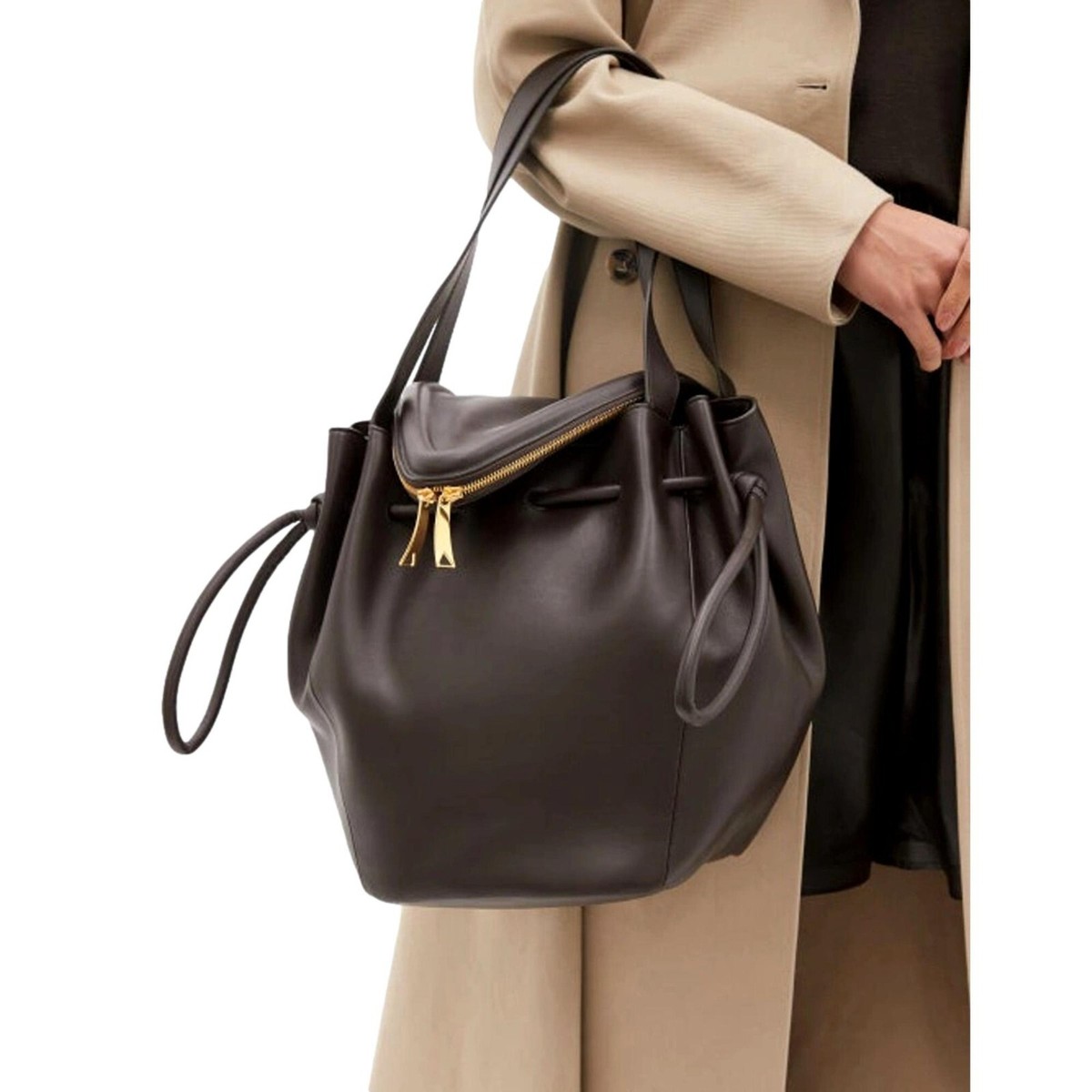 送料関税込♡BOTTEGA VENETA BEAKハンドバッグ Bottega Veneta Beak Large Brown Calfskin Shoulder Bag 666511