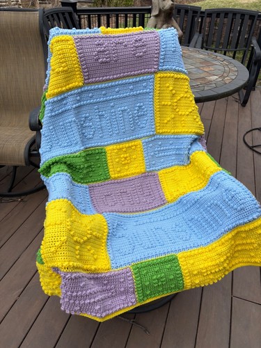 Strickdecke "Du bist mein Sonnenschein mein einziger Sonnenschein" Handarbeit 60" x 60" - Bild 3 von 4
