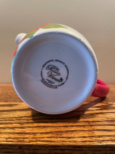 Pioneer Woman Poinsettia Measuring Cup - Love Beyond Measure - Christmas-4 Cups - Picture 2 of 6