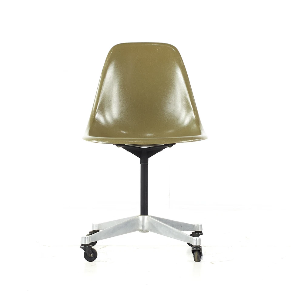 Silla Charles and Ray Eames para Herman Miller Mid Century con ruedas Foto 2 de 4