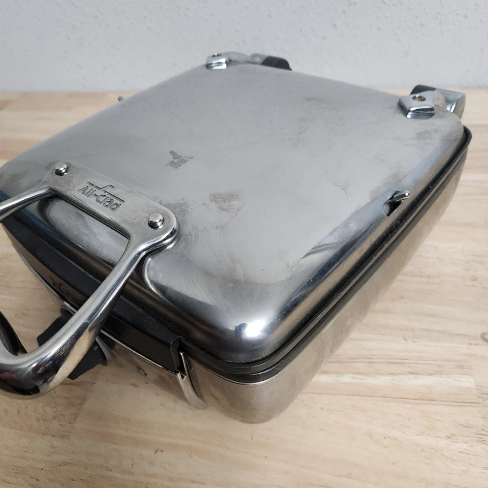 All Clad Waffler 4 Square Belgian Waffle Maker 6066 Stainless Steel - Image 3 of 4
