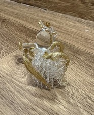 Handgesponnener Engel aus Glas mit Goldrand