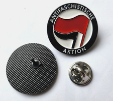 ACTION ANTIFASCISTE PIN MBA 735