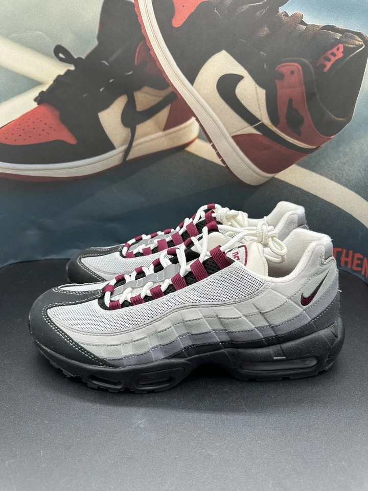 Size 11 - Nike Air Max 95 Dark Beetroot - Image 3 of 4