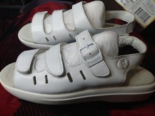 Propet Breeze Walker Supportive White Sandals Women's Size 6M Hook And Loop