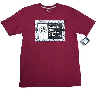 Nike Air Force One Men Med T-Shirt Red Logo Restricted Area Dunking Only Graphic