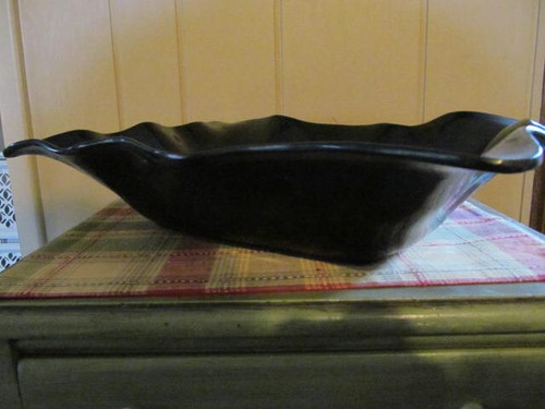 Elite Global Solutions Black Scalloped Melamine - 15.5" L x 12.25" W x 2.75" D - Picture 2 of 4
