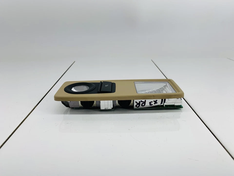 11-17 BMW X3 F25 TECHO TRASERO DERECHO SUPERIOR DOMO LUZ LÁMPARA OEM Foto 2 de 4