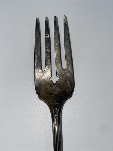 ENCHANTMENT - 1881 Rogers Oneida LTD Silverplate Flatware Salad Fork - Picture 3 of 5