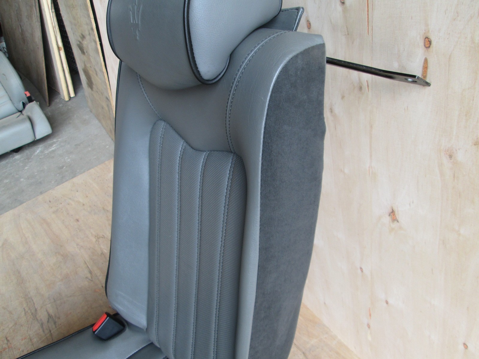 Maserati Quattroporte - LH / Rear Seat w/ Rails / Guides  - Argento Medio Grey