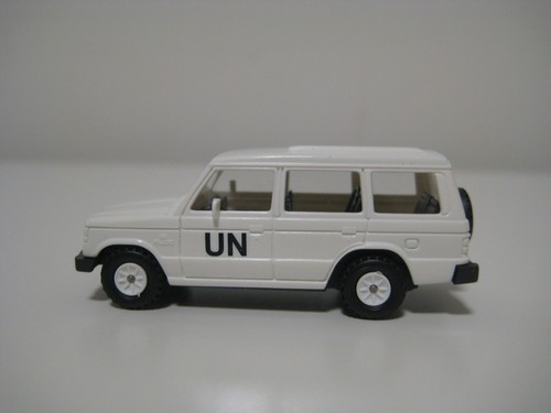 Rietze H0 50351 (1) - Coche todoterreno Mitsubishi Montero I (L040) "UN" - Foto 4 di 12