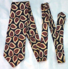 Chap  s Ralph Lauren Vintage Silk Paisley Tie