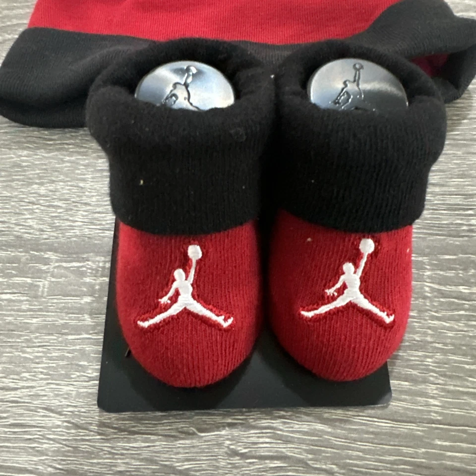 Jordan Booties Crib  Hat And Booties Shoes Socks Baby Newborn 0/6 Red And Black - Image 2 of 4