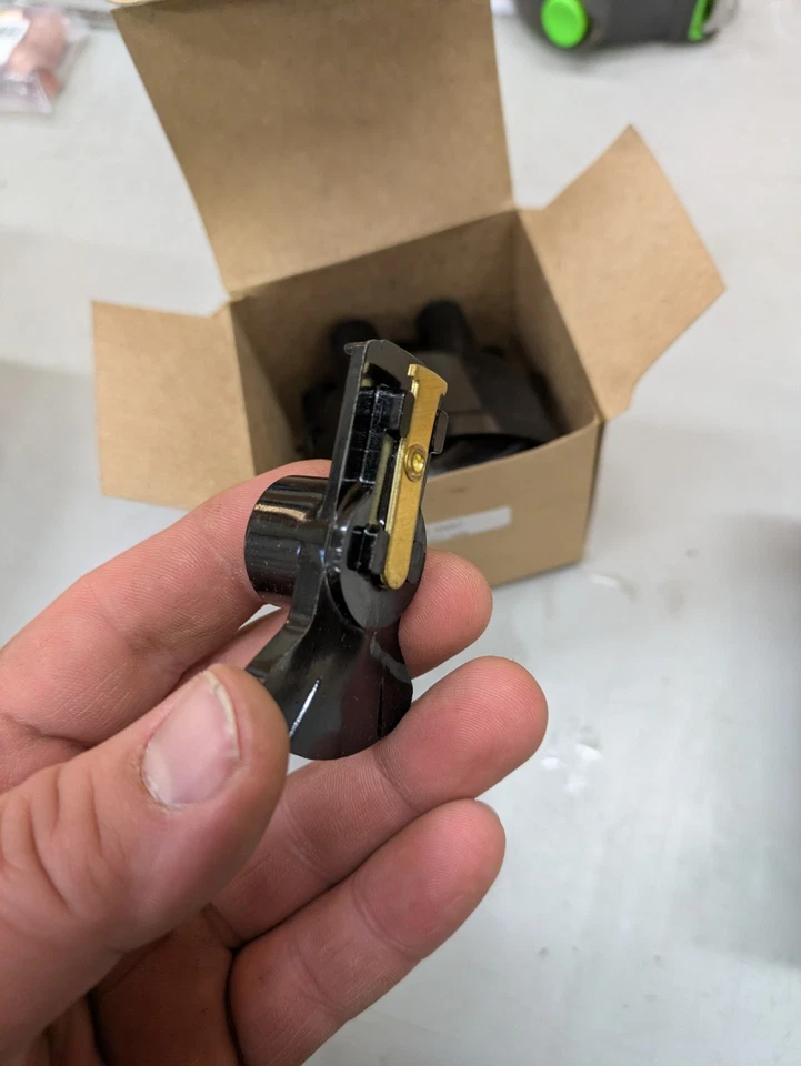 1939-49 CHRYSLER,DESOTO,DODGE&PLYMOUTH 6 distributor cap points condenser rotor - Image 3 of 4