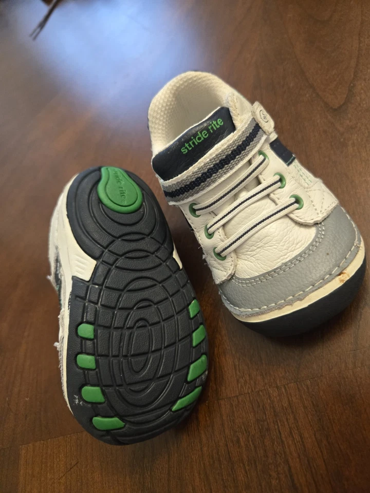 Аккуратно б/у обувь для мальчиков Stride Rite размер 5,5 Вт - Изображение 3 из 3