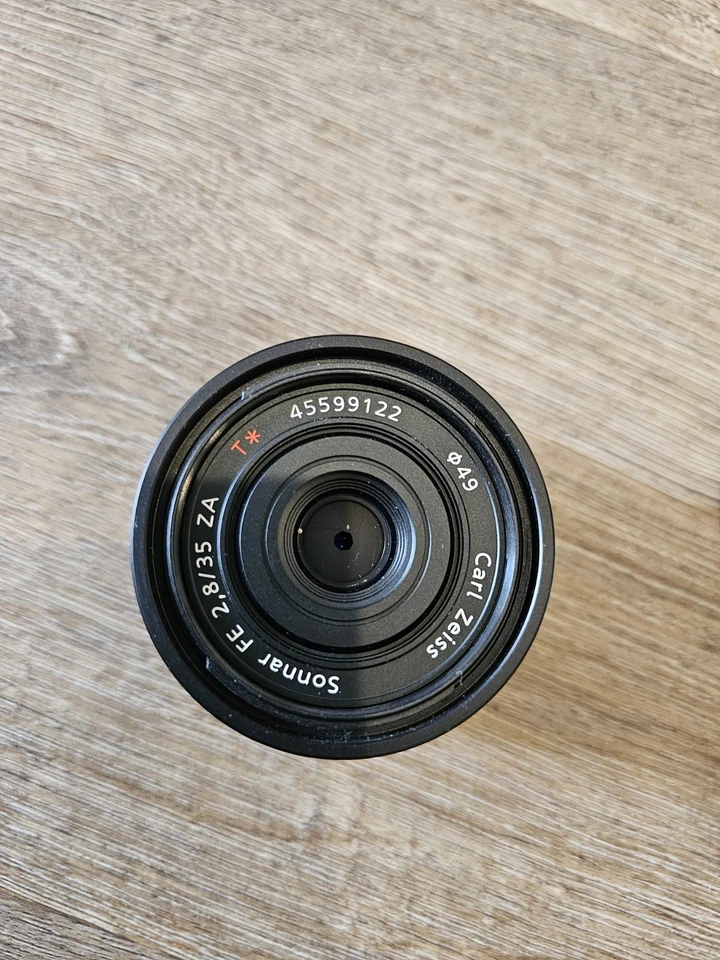 SONY ZEISS Sonnar T* FE 35mm F/2.8 ZA SEL35F28Z (SONY E) Full Frame - image 4 of 4