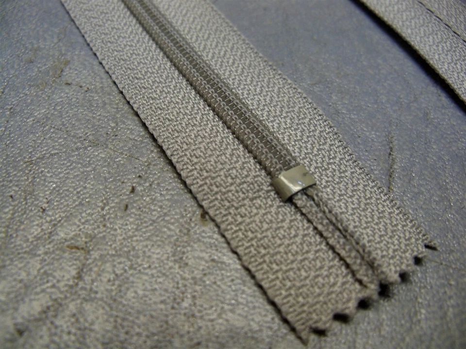 6" Zipper Gray closed end Nylon coil YKK CFC-256 gray Lot of 57 - Image 4 of 4