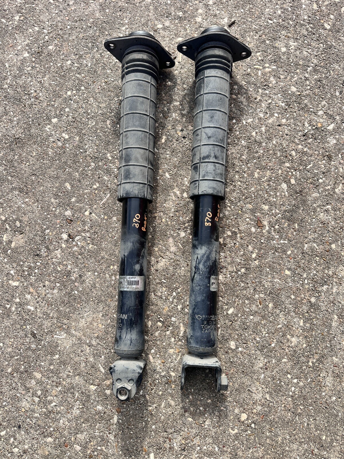 09-20 NISSAN 370Z OEM REAR LEFT + RIGHT SIDE STRUT SHOCK ASSEMBLY | eBay