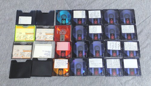 Lot of 20 Sony minidiscs and 8 cases - sold as recordable blanks