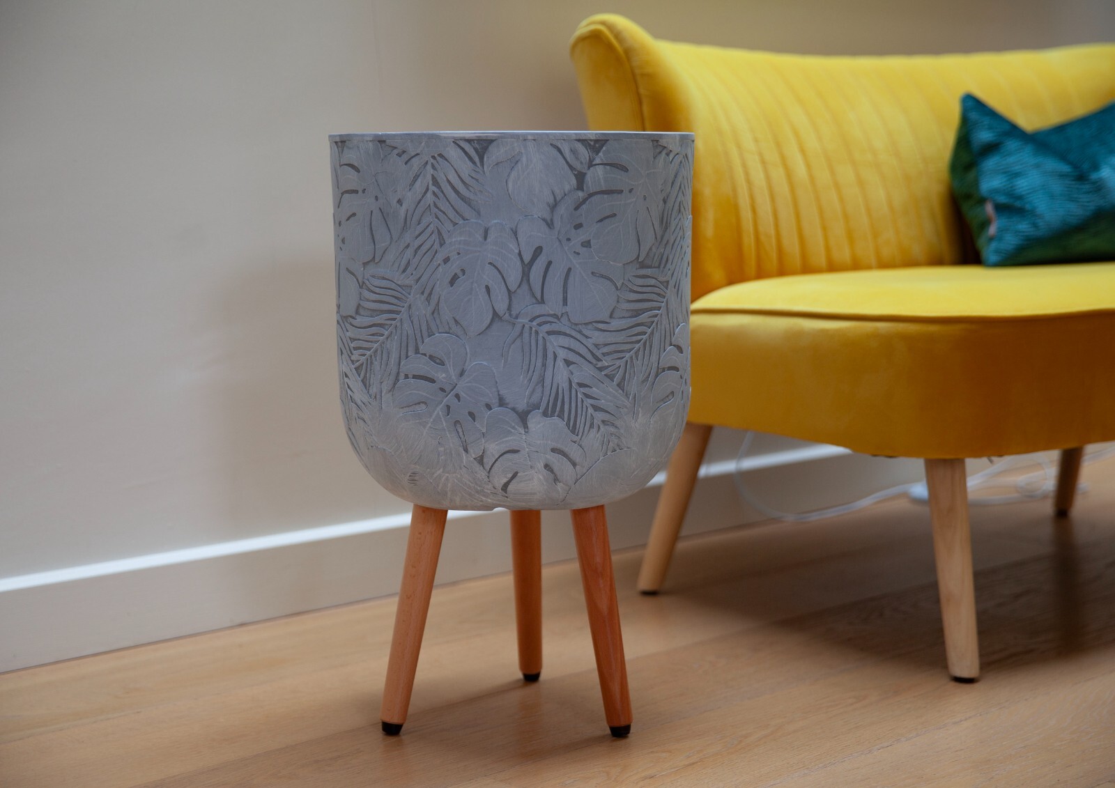 25cm Tropical Patterned Planter on Legs - Grey - Indoor Plant Pot Stonelite