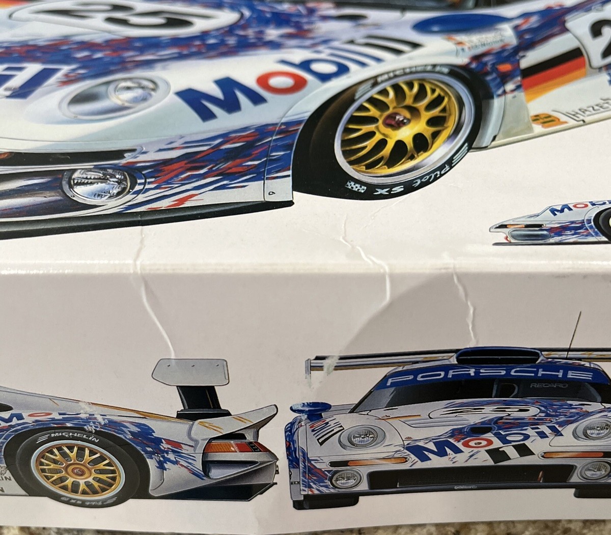 TAMIYA 24186 Porsche 911 GT1 1:24 Scale Model Kit Brand New Minor