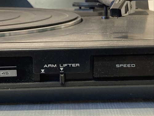Akai AP-A201 giradischi vintage a trazione diretta coperchio rotto - Foto 9 di 18