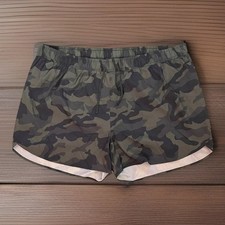 Women  s Camouflaged Shorts 4X Mid-Rise Dolphin-Hem Run 3" inseam Green OLD NAVY