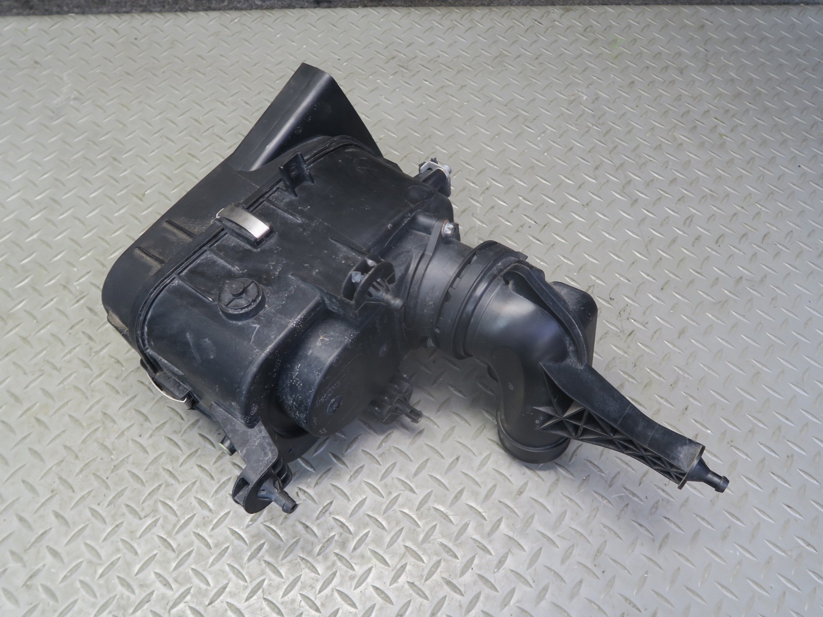 Maserati Quattroporte S Q4 2017-2021 Right Air box top