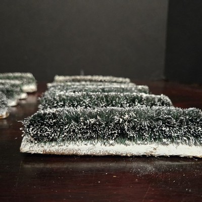 Vtg Christmas Cobblestone Corners 2001 Accessories Bushes Landscape Lot of 12