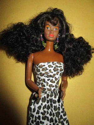 B-2170) SCHÖNE VINTAGE AA BARBIE DEE DEE MATTEL KLEID MIT LEO-DRUCK+HOHE SCHUHE - Bild 1 von 4