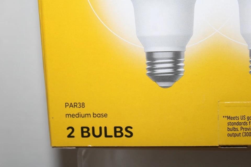 GE Ultra Bright 250w Replace 25w LED Outdoor Flood Bulbs PAR38 Wet Rated 2-Pack - Image 2 of 4