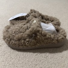 Hey Dude Youth Size 1 Wendy Slippers Timber Wolf Slip Ons Mules 44170-2BI NEW