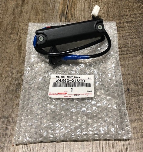 Genuine Toyota Lexus Back Door Opener Switch 84840-21010 84840-08010 OEM - Picture 2 of 9