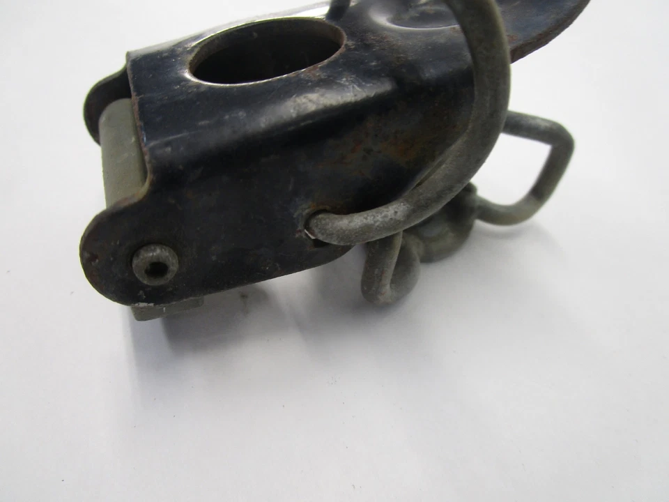 75 YAMAHA DT175 SEAT LOCK - Image 3 of 4