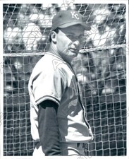 1988 Kansas City Royals Baseball Player Outfielder Jim Eisenreich Press Photo