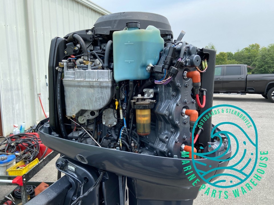 1999 Yamaha 200 HP 6-Cyl EFI 2-Stroke 25