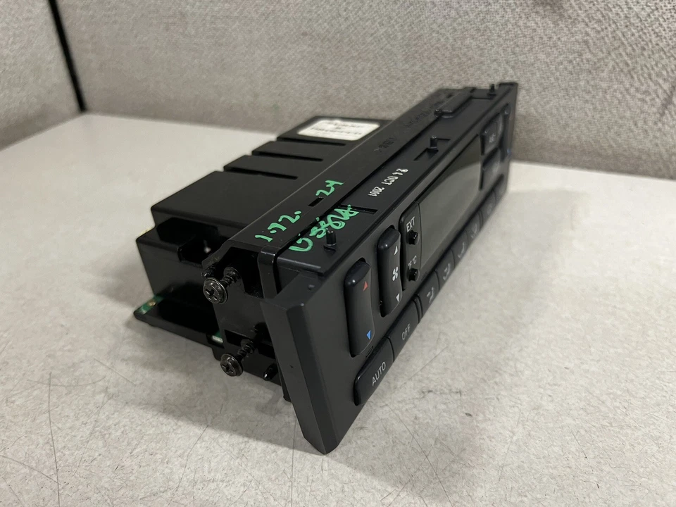 2002 Ford Thunderbird Automatic A/C Dual Zone Climate Control 1W6H-18C612-AC - Image 2 of 4