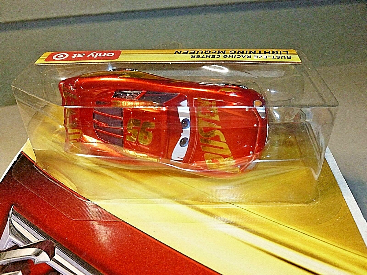 NEW DISNEYPIXAR CARS 3 RUST-EZE RACING CENTER LIGHTNING McQUEEN