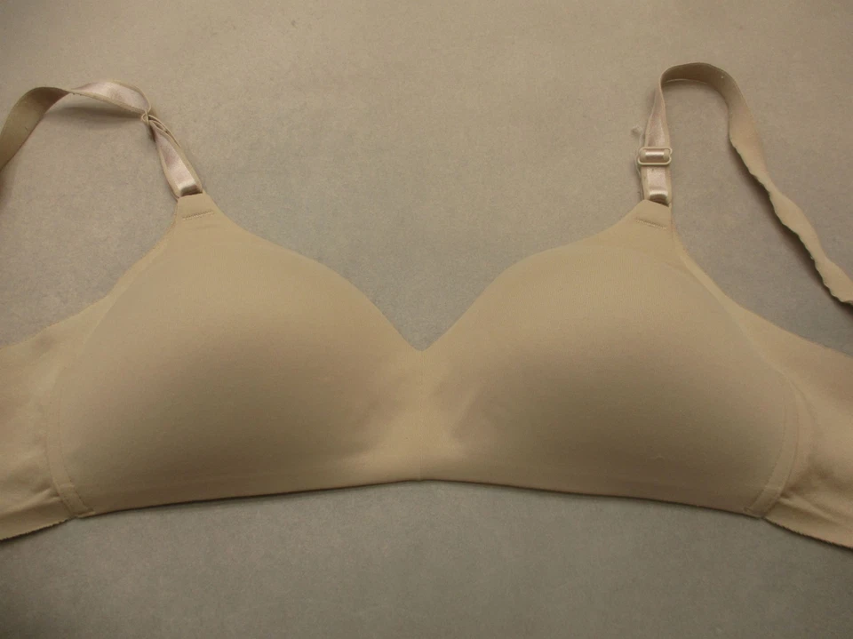 Sujetador Demi 38B Warners Mujer Beige Forrado Inalámbrico Opaco Cierre Trasero 10U Foto 2 de 4
