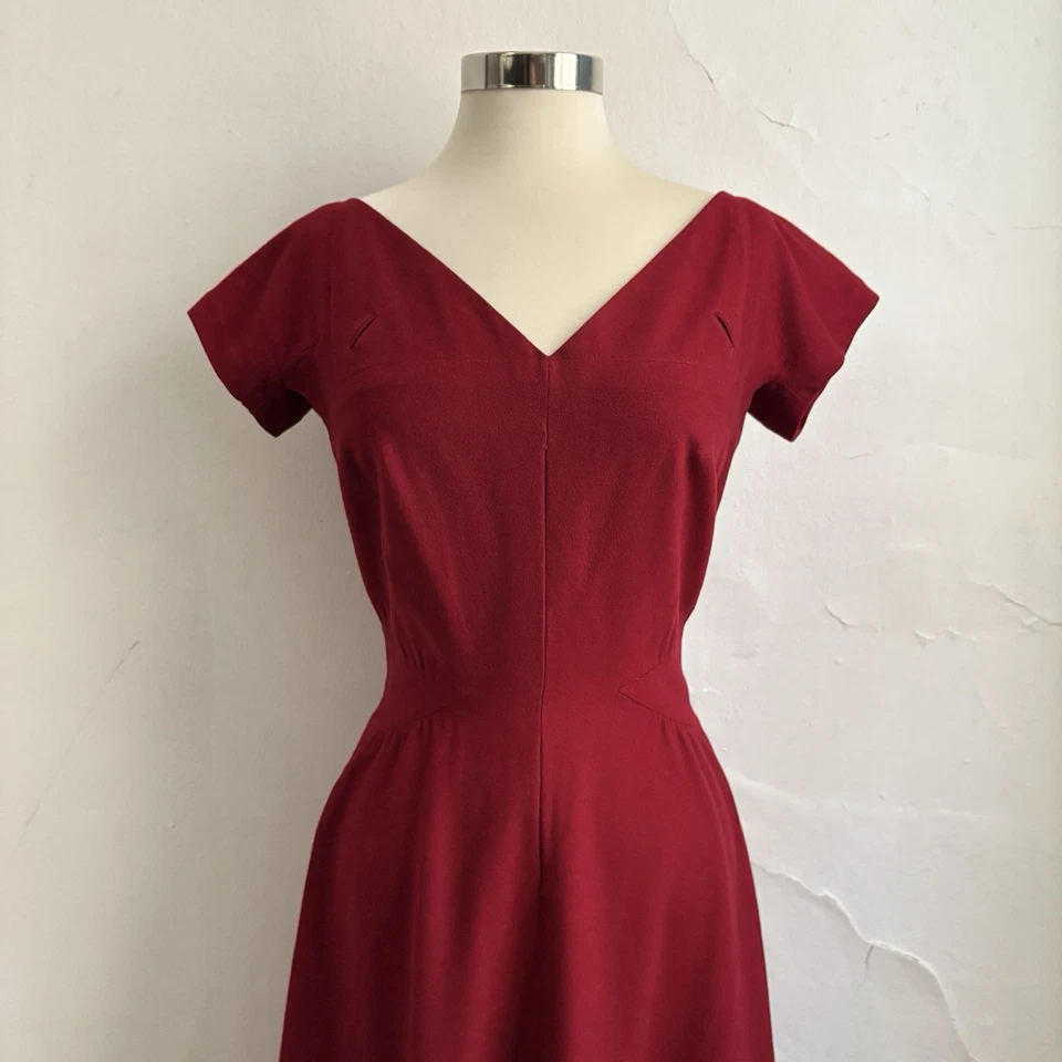 Vestido de Diseñador Pauline Trigere Pequeño Vino Tinto Ajuste y Acampanado Años 50 De Colección Foto 2 de 4