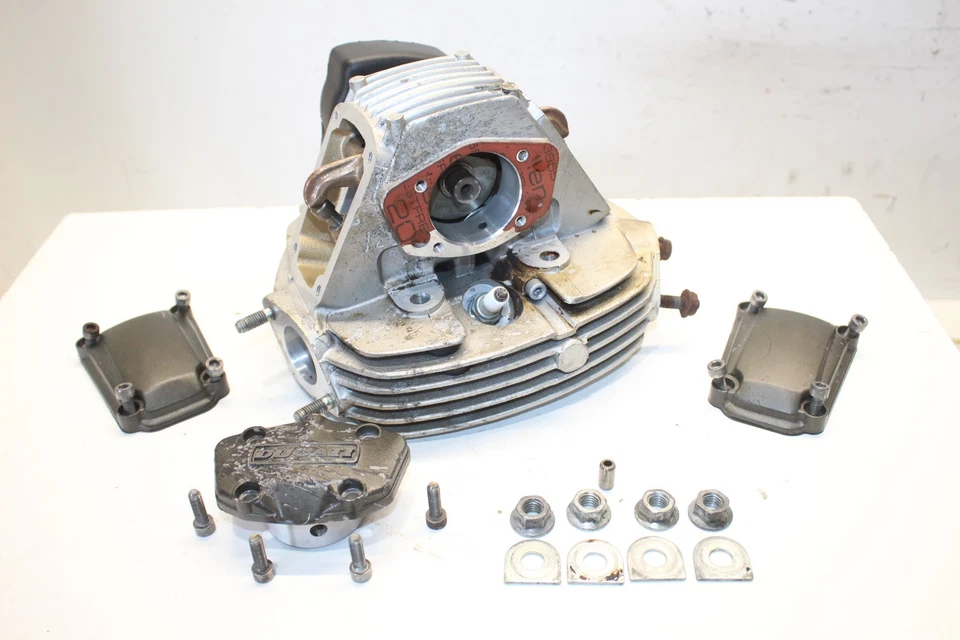 Ducati 900 SS 1996 montaje de culata trasera OEM Foto 2 de 4