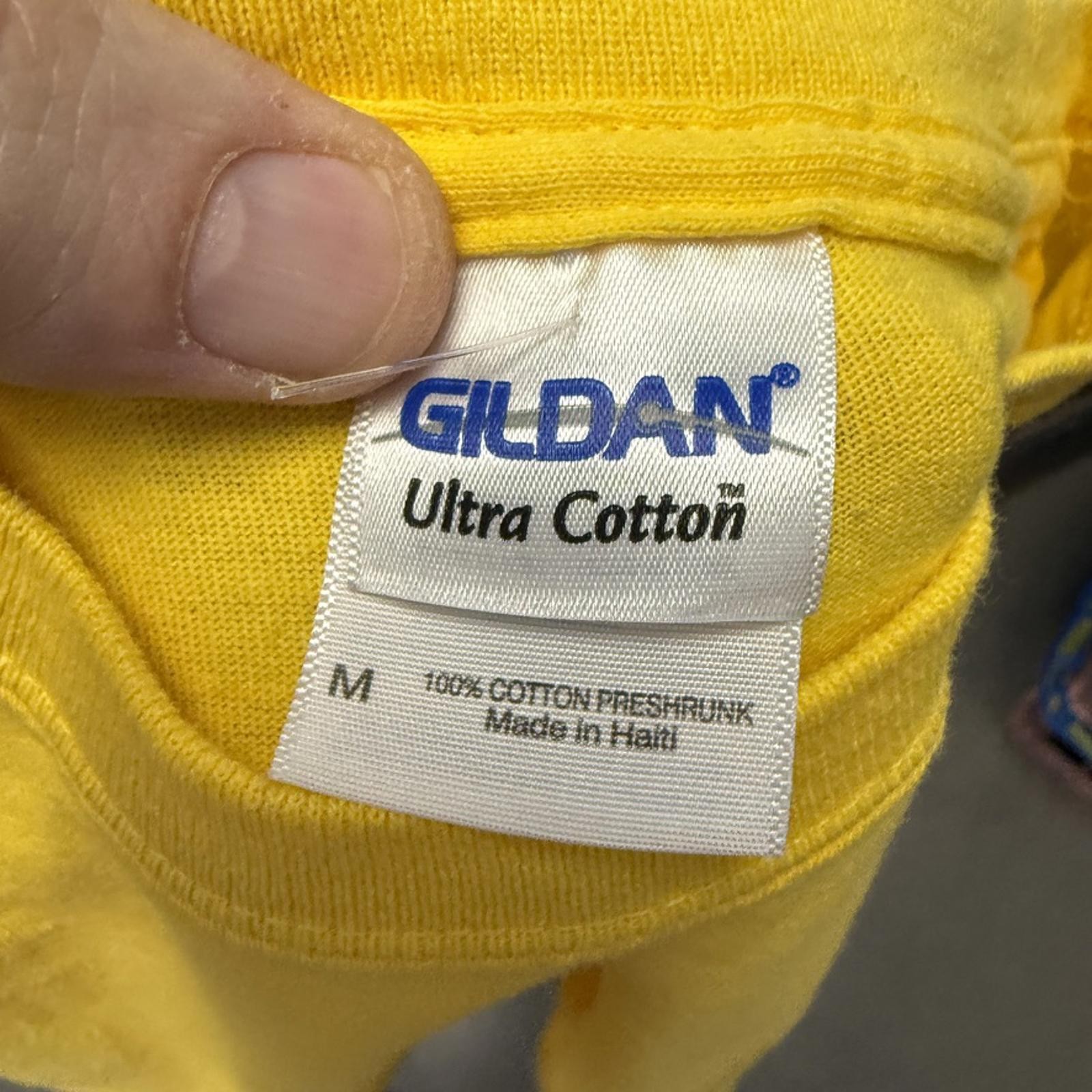 Wizard World Comic Con 2013 Yellow Volunteer Shir… - image 4