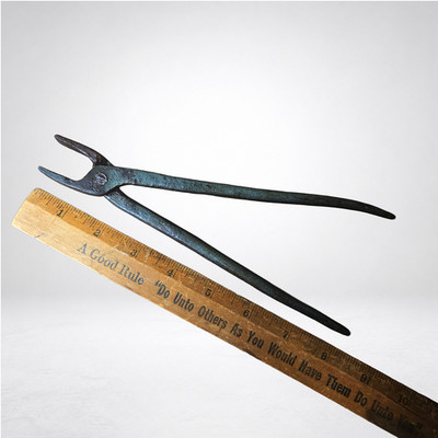 Antique Hand Forged Blacksmith Farrier Tongs Primitive Horseshoeing Tool 8 1/4''