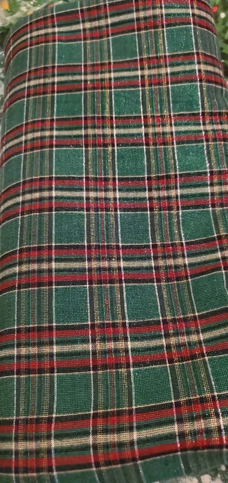 NUEVO Mantel de Navidad Tradicional Verde a Cuadros 56" X 120" con Rojo y Dorado Foto 2 de 4