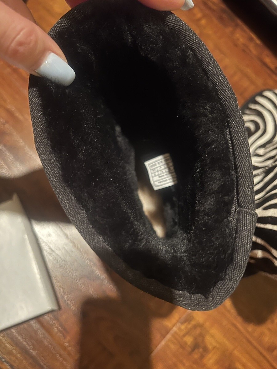 UGG AUSTRALIA CLASSIC SHORT EXOTIC ZEBRA BOOTS Size 9 WOMENS UGG AUSTRALIA CLASSIC SHORT EXOTIC ZEBRA BOOTS Size 9 WOMENS